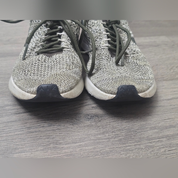 Nike Air Zoom Mariah Flyknit Racer Mica Green Womens 6 - Picture 3 of 7